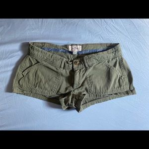 Hollister Size 5 Stretch Olive Green Shorts